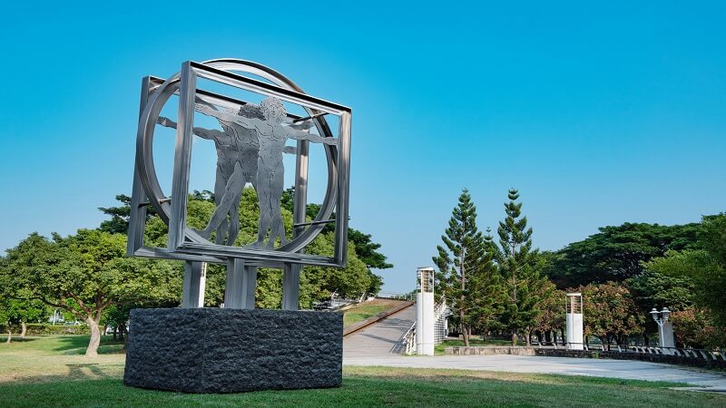 感受達文西密碼 〈維特魯威人〉座落台南都會公園  奇美博物館全新戶外雕塑  引領民眾與藝術對話