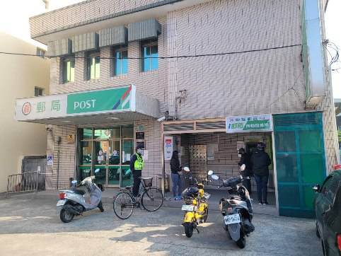 ​春節後開工上班首日金流暢旺   新化分局加派員警前往金融機構巡守及宣導