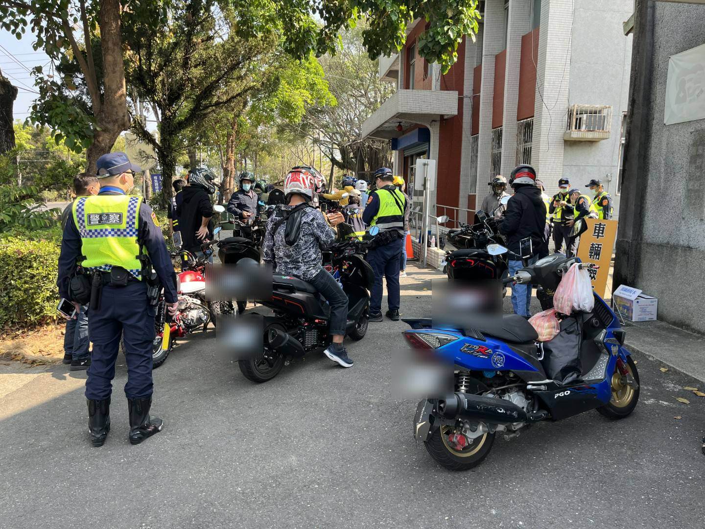 ​玉井警分局維護山區交通安全  「監警環聯合稽查」取締噪音與改裝車輛