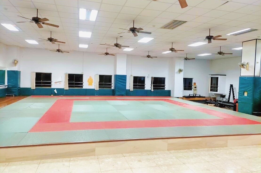 ​霹靂戰訓情境模擬化！ 南市保大特警於7日啟用室內攻堅情境模擬場