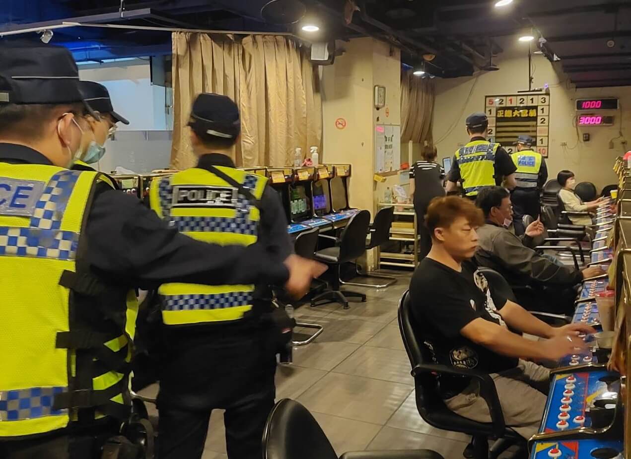 ​治安是警察血與汗積累出來  切勿抹煞基層同仁的努力  淪為政治口水戰下的犧牲者   