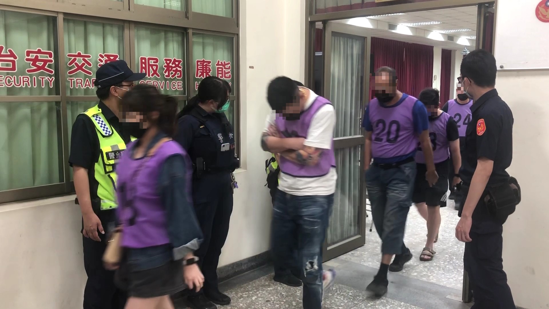 影/南警刨根掃蕩斷金流  破獲雕刻店掩飾職業賭場