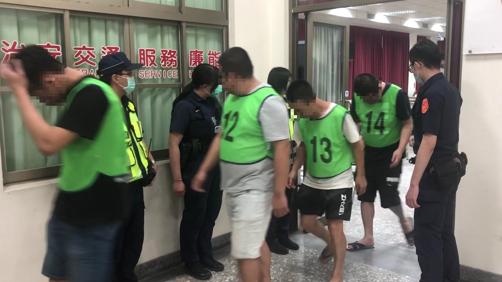 影/南警刨根掃蕩斷金流  破獲雕刻店掩飾職業賭場