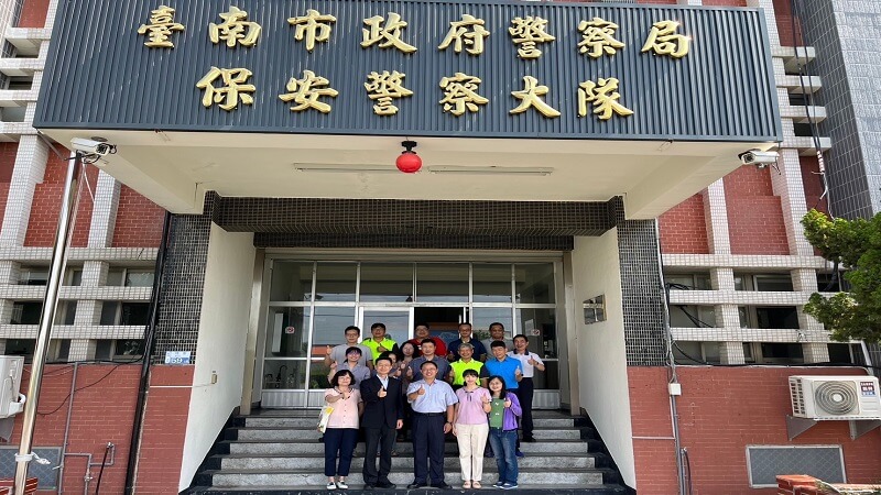 南市警保大會計室主任劉瑞麗榮陞南市府水利局專員保大同仁溫馨祝福