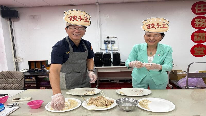 溫馨父親節！ 南市警一分局「餃樂滿溢包愛心」 慰勞飯桌最常缺席空位的警察爸爸