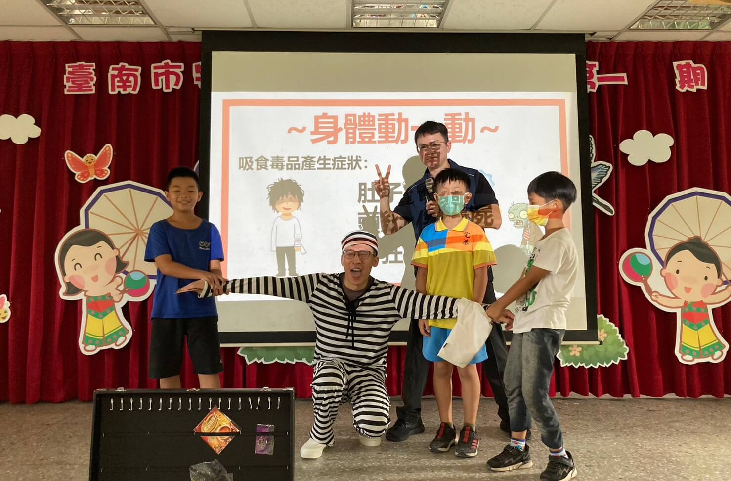 ​南警小學堂入校宣導 宅港反毒防詐護交安