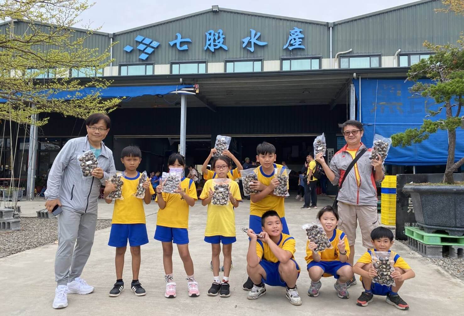 ​挑戰台灣極西點燈塔  臺南偏鄉四校聯盟  在地產業單車破風行