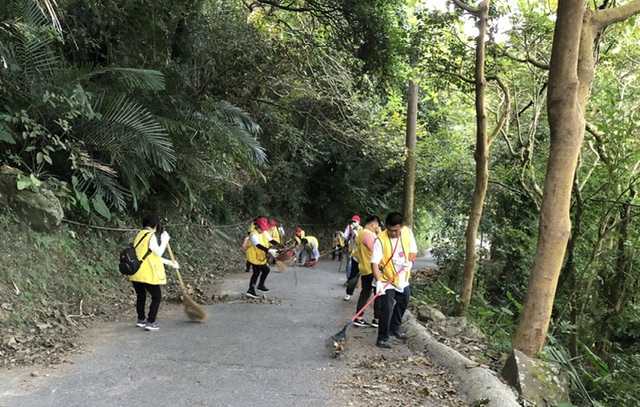 冬陽初昇弘開烏山淨山行