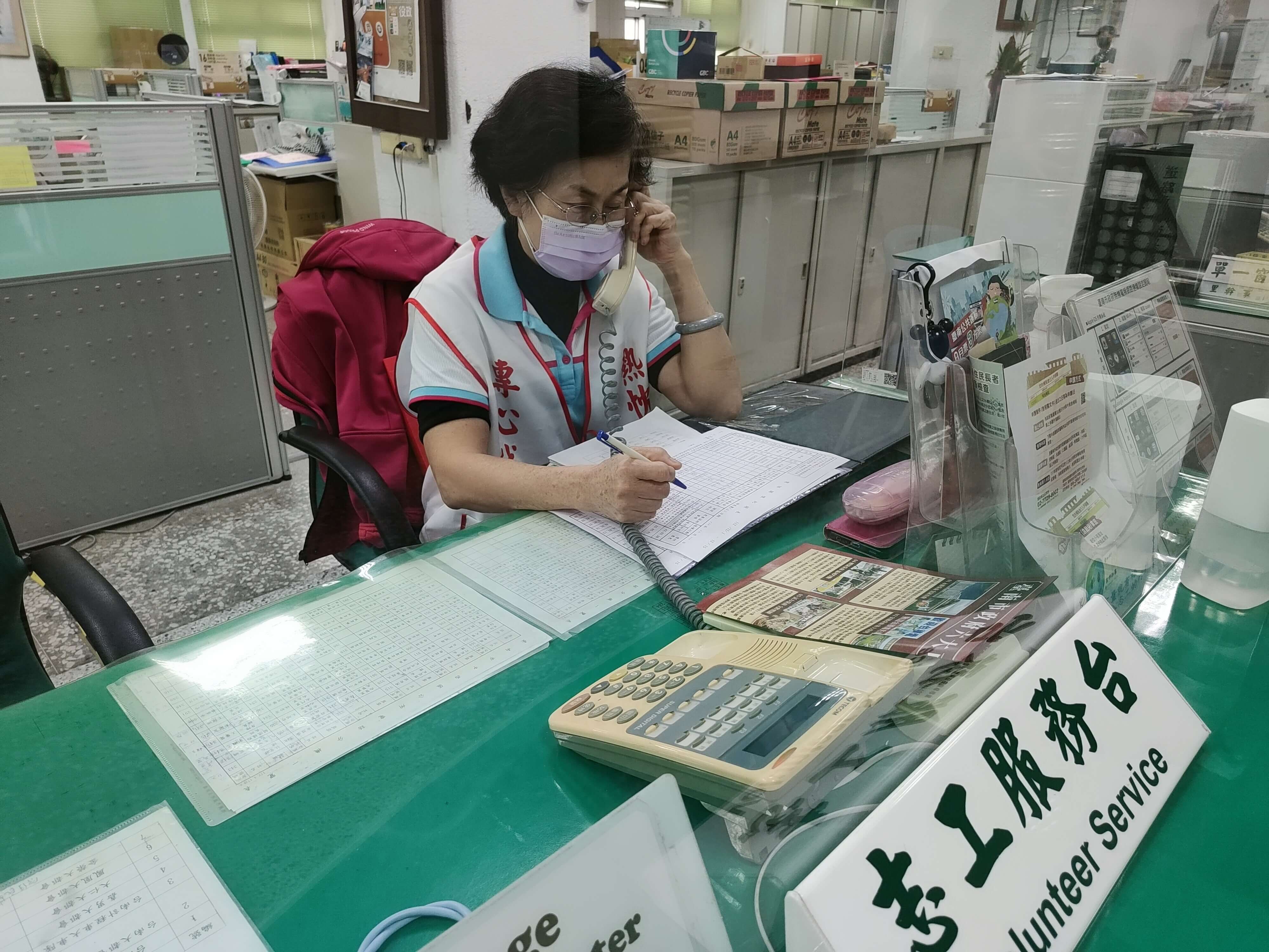 樂在服務！ 中西區公所志工邱惠麗榮獲112年衛生福利部志願服務績優銀牌獎