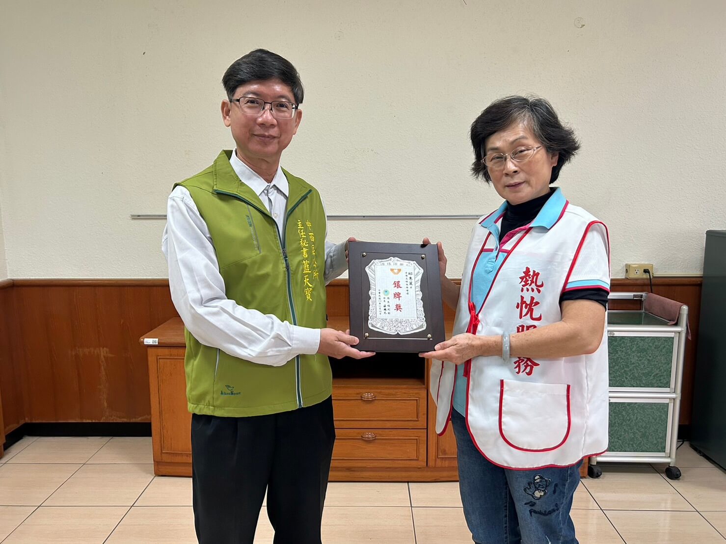 樂在服務！ 中西區公所志工邱惠麗榮獲112年衛生福利部志願服務績優銀牌獎