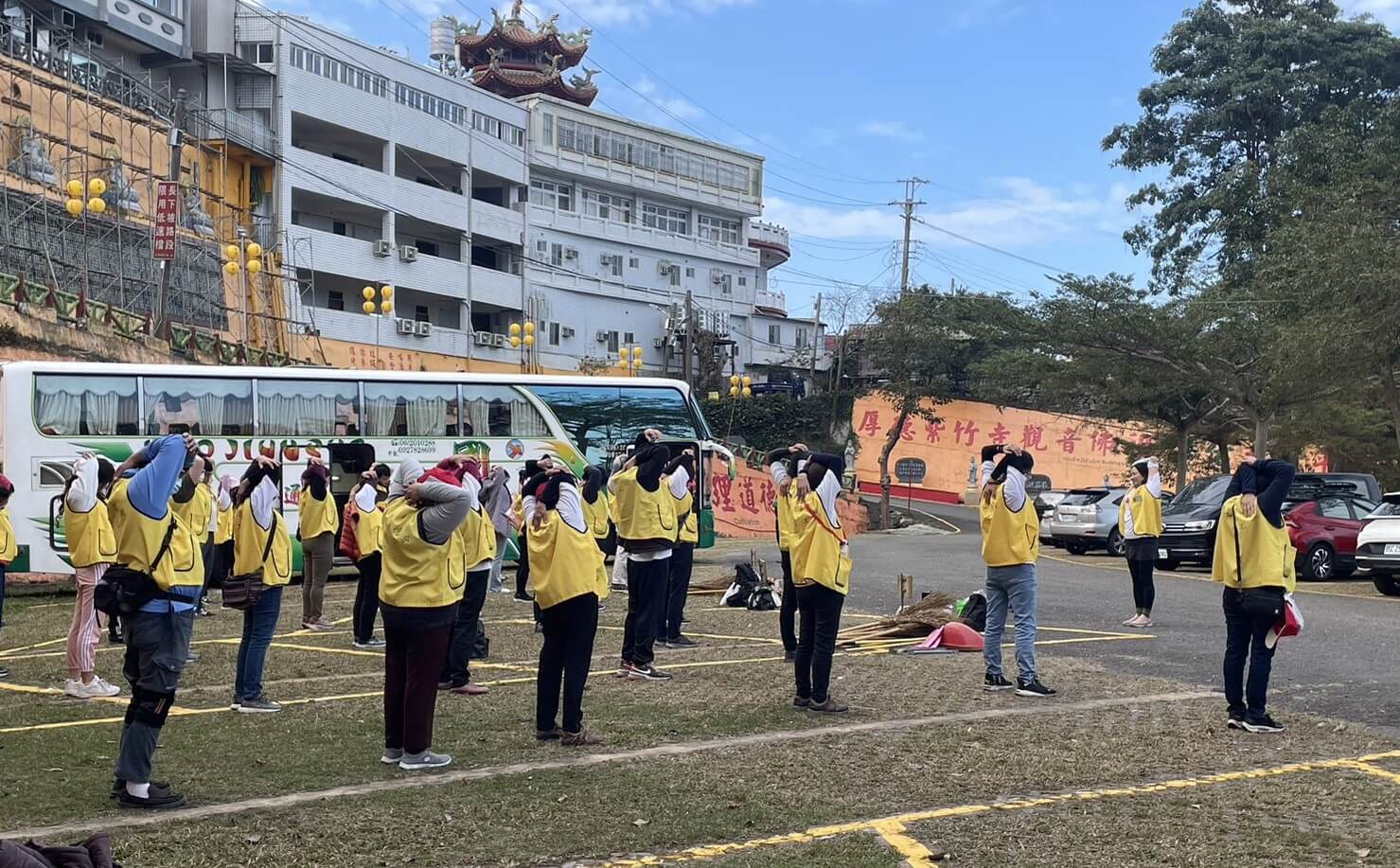 垃圾不落地、山林更美麗!   弘開愛心志工邀您一起拾起垃圾成為地球的守護者