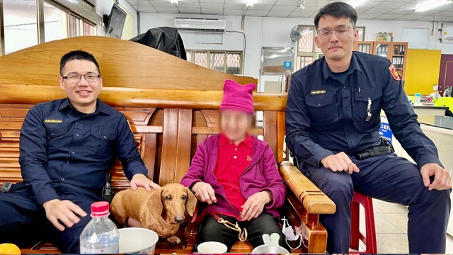 燈會首日多起迷途失散 安平警積極排查尋回家屬暖抱