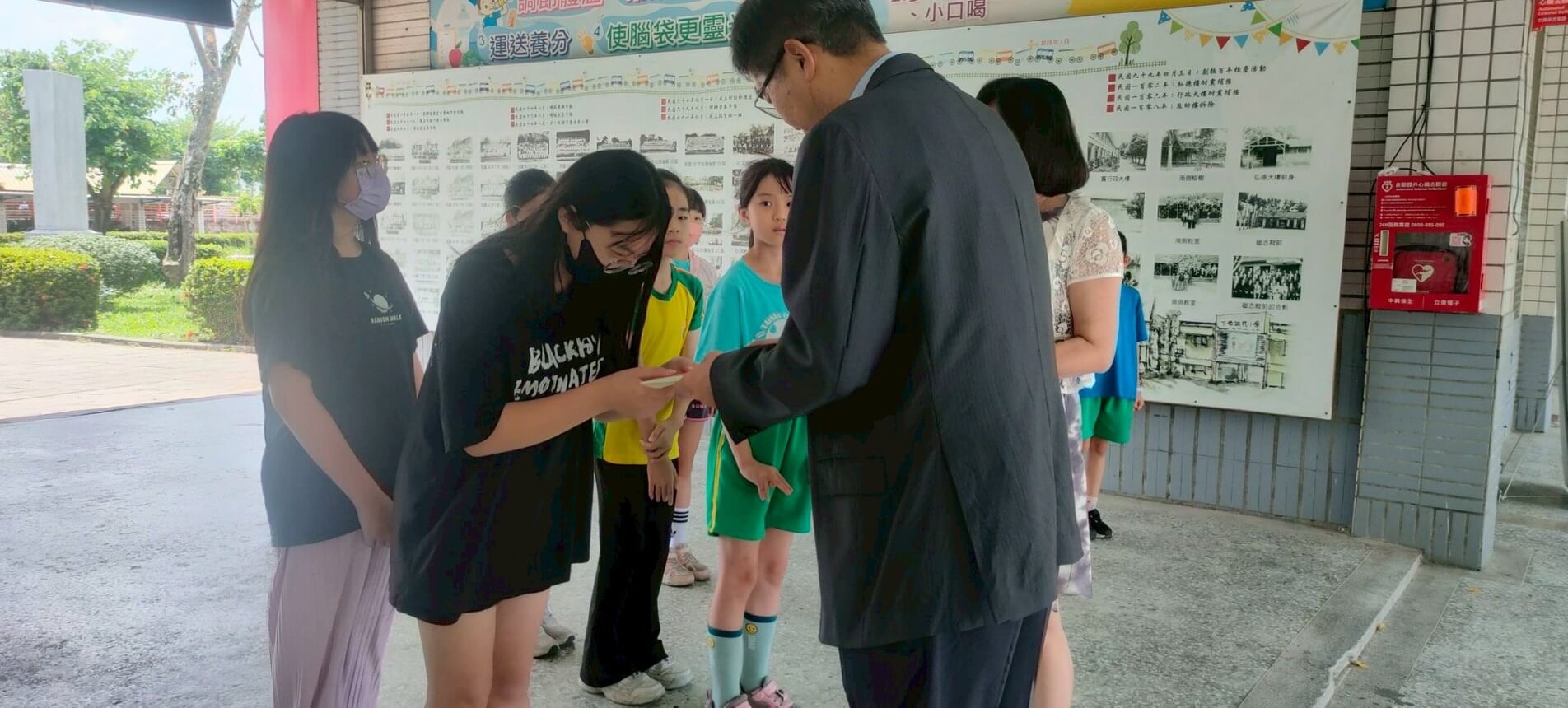 好評如潮！下營國小校慶展出「吳燕卿-手機漫遊嘉南」攝影個展 用心觀察在地人文地產景•用手機隨時 記錄嘉南之美  獲師生熱烈回響
