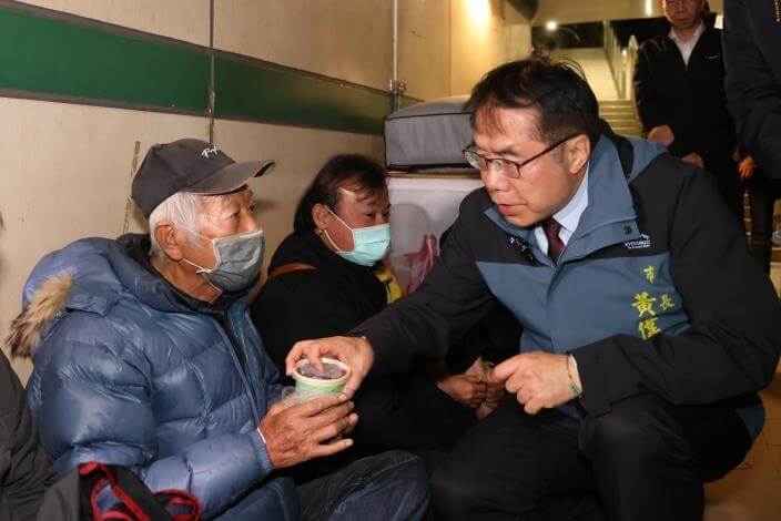 ​入冬首波寒流報到  南市府啟動低溫關懷為街友送暖